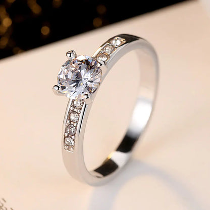 Fashionable Four-Prong Zircon Ring Set (Jewelry)